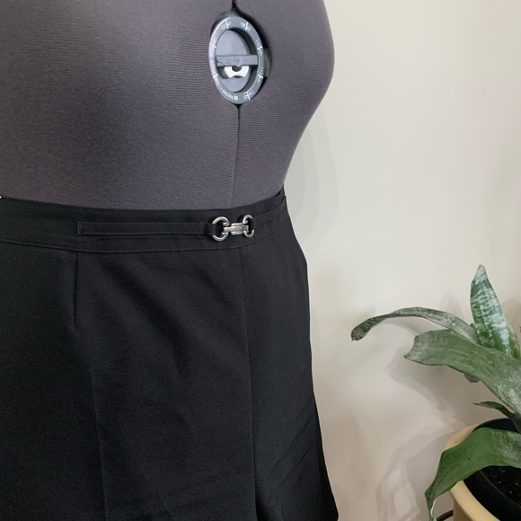 Black poly dress shorts with buckle detail sizeXL - Picture 2 of 4